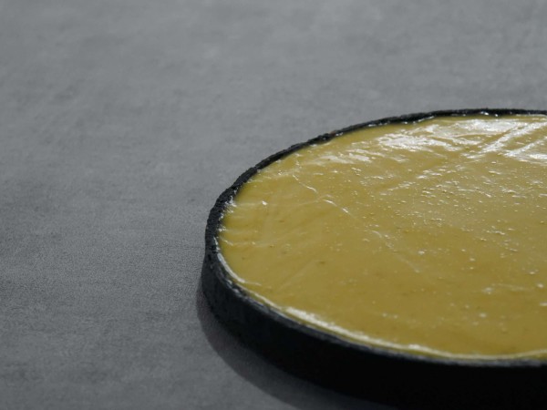 Tarte Yuzu Charbon