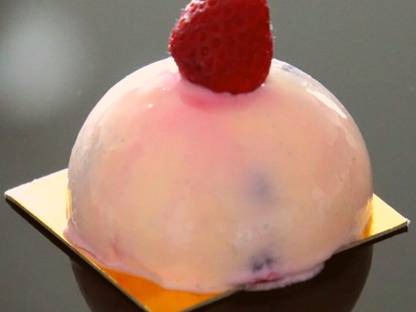 Recette dôme fraise vanille - Défis Pâtisserie