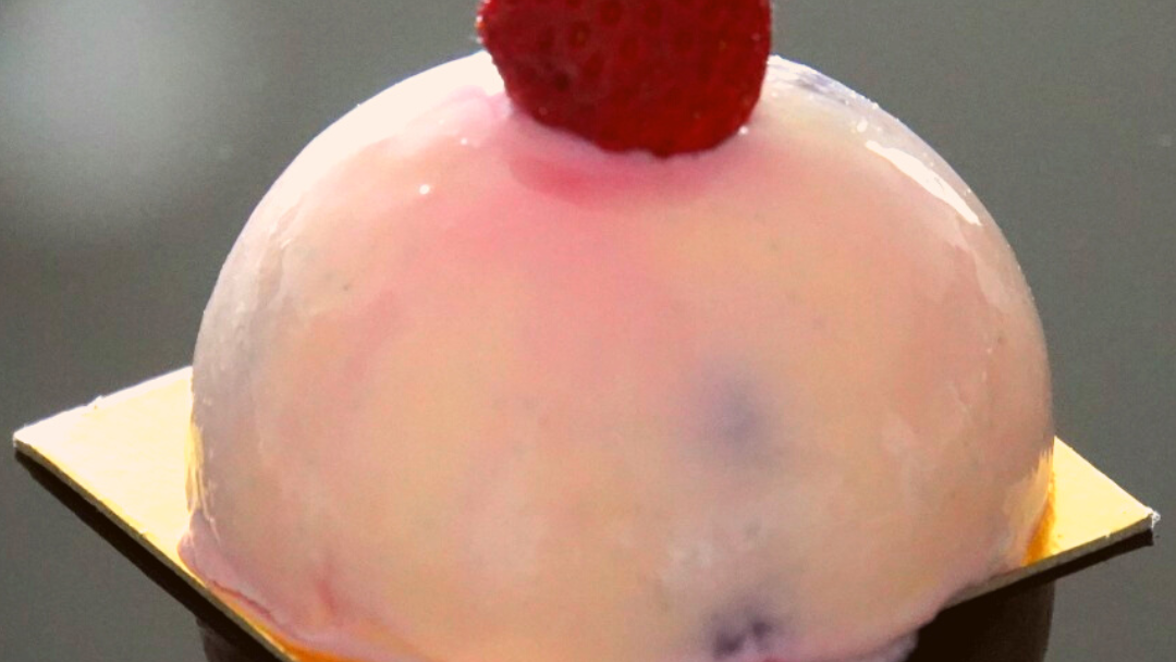 Recette dôme fraise vanille - Défis Pâtisserie