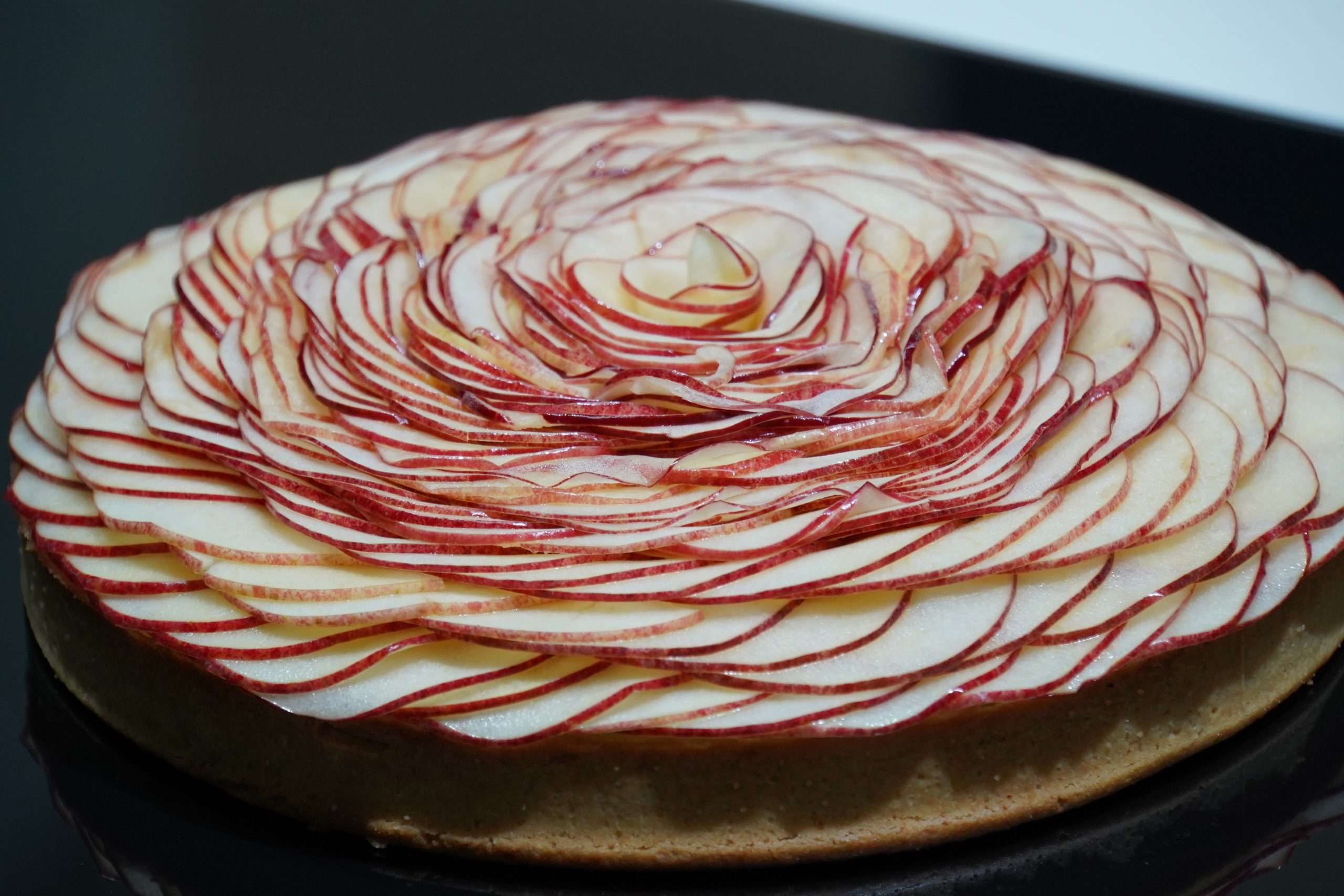 Lire la suite à propos de l’article Tarte aux pommes façon Cédric Grolet